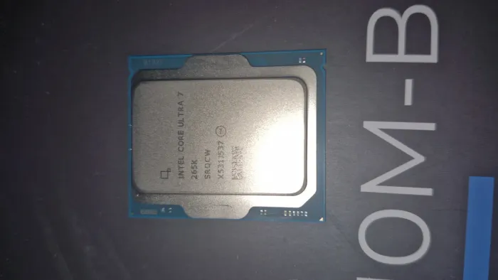Placa mãe H810M-B + Core Ultra 7 265k