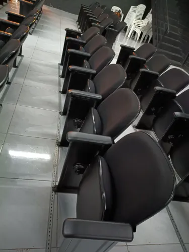 Cadeiras de cinema para igreja