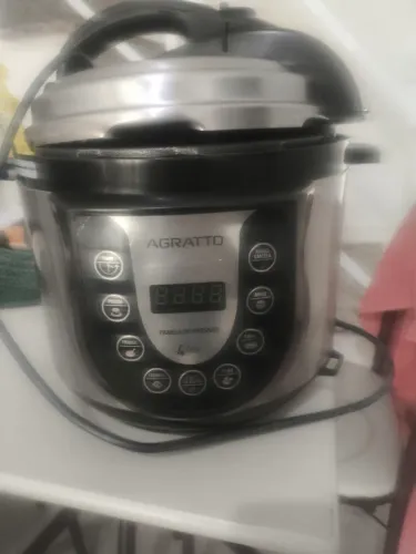 Panela elétrica muito funcional , marca Agrato preço 500 r telefone * cesar