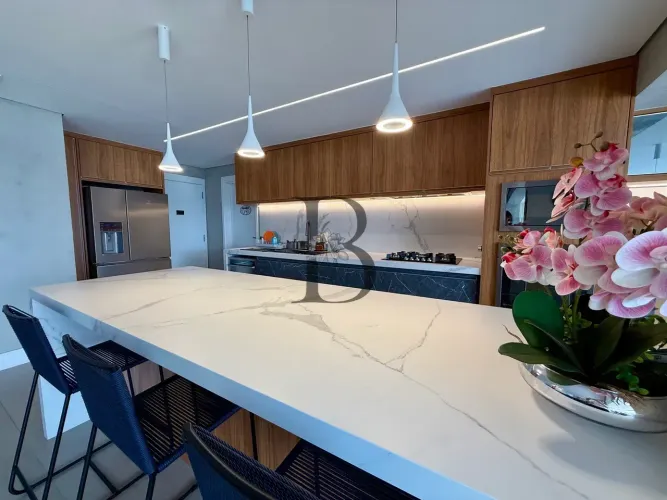 Apartamento para a família com 4 dormitorios no Condominio RSVP