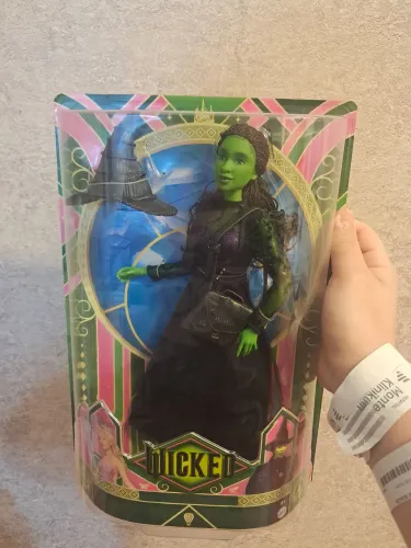 Boneca elphaba articulada lacrada 