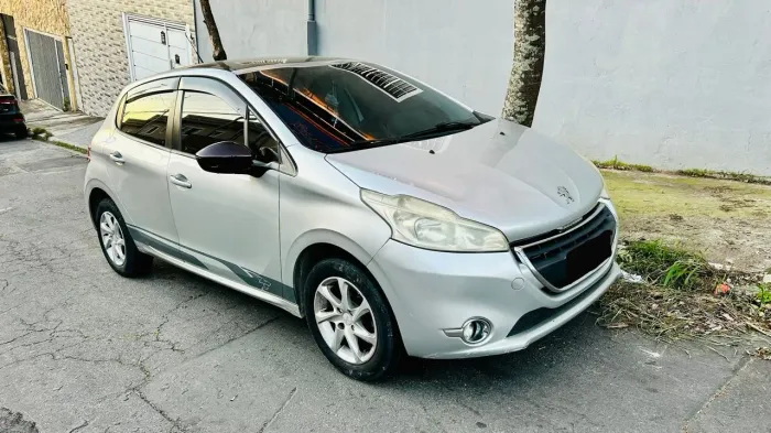 Peugeot 208 Allure 1.5 Flex 8V 5P 2014