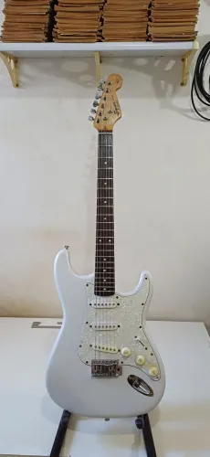 Oportunidade Fender Squier. Elétrica zero. Captação do braço Malagoli
