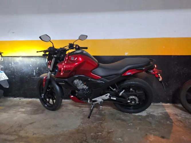 Moto sem detalhes