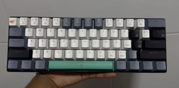 Teclado seme-mecanico pra vender logo