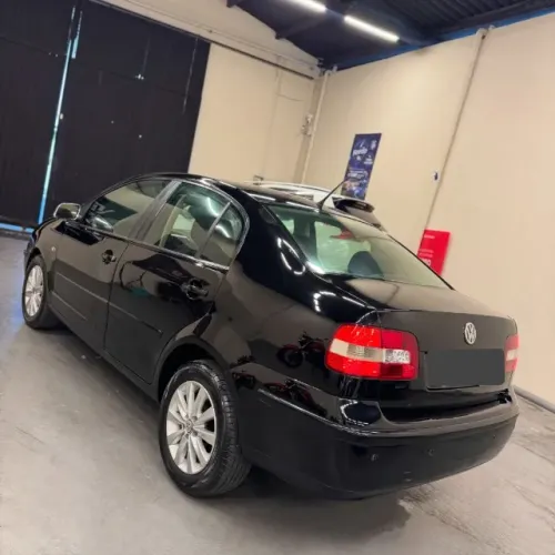 Volkswagen Polo Sedan 1.6 MI Total Flex 8V 4P 2005