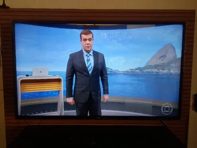 Tv LG 43 polegadas,4k.