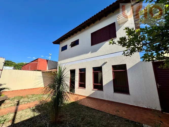 Sobrado com Ponto Comercial à Venda na Vila Vilas Boas | Campo Grande MS
