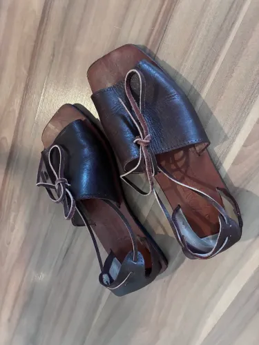 Sandália Rasteira Couro