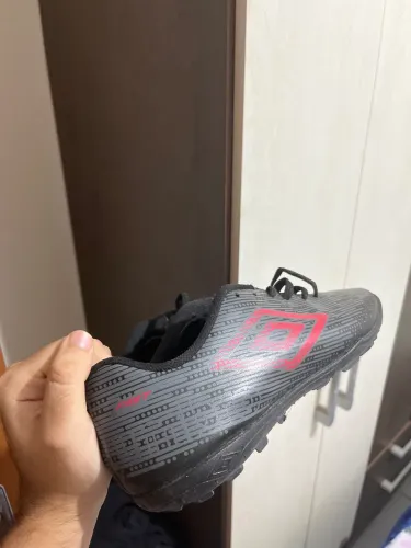 Chuteira Umbro society