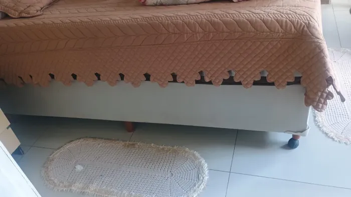 Vende-se cama casal