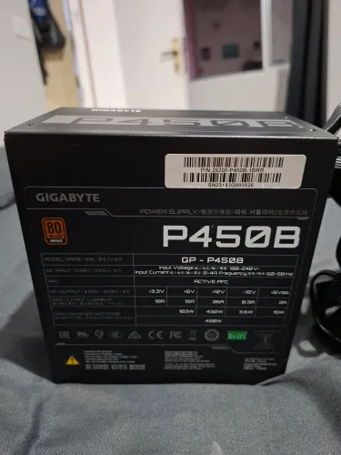 Fonte GIGABYTE 450W (não funciona)