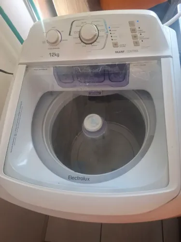 Máquina de Lavar Electrolux 12kg Silent Control - Tudo Funcionando