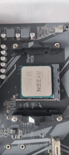 Processador Ryzen 9 3900 impecável.