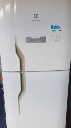 Vende-se Geladeira Duas Portas
