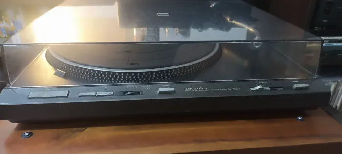 Toca disco Technics SL D303