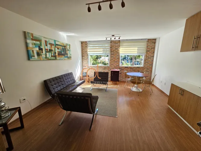 Sala comercial à venda no bairro Quarteirão Brasileiro - Petrópolis/RJ