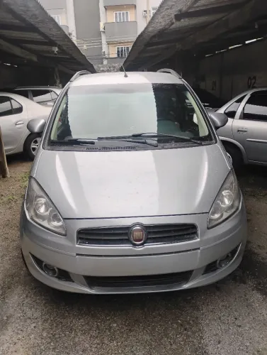 Fiat Idea Attractive 1.4 Fire Flex 8V 5P 2011