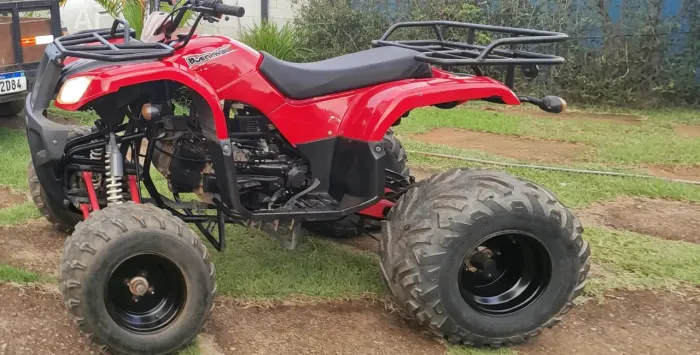Quadriciclo automático a gasolina