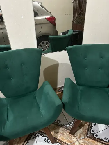 Poltrona R$250 cada