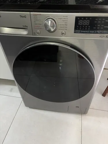 Máquina de lavar e secar