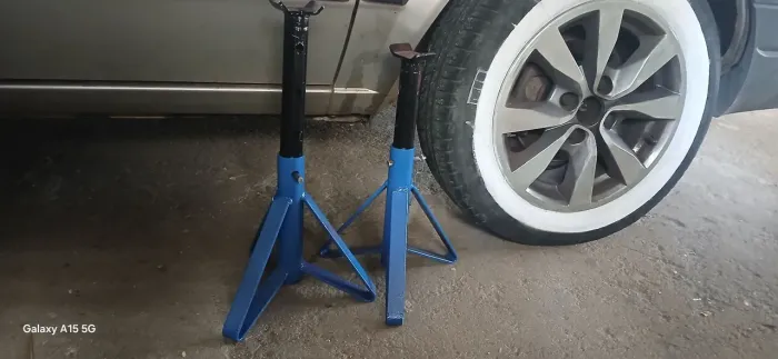 2 cavaletes novos 2ton.