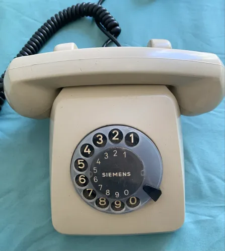 Telefone antigo
