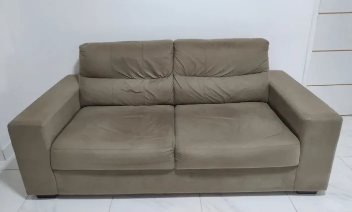 Sofá 3 lugares de Suede