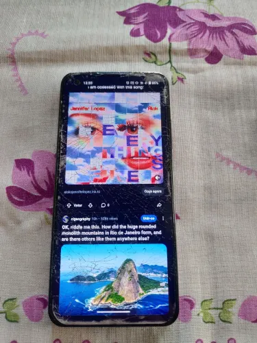 Asus ZenFone 9 tela trincada
