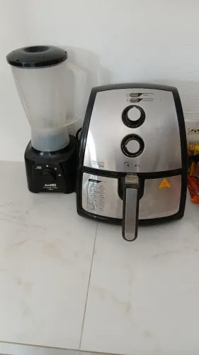 Vendo uma Air fryer e um Liquidificador