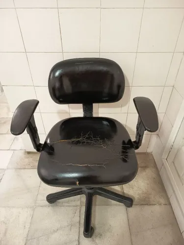 Vende-se cadeira giratória 