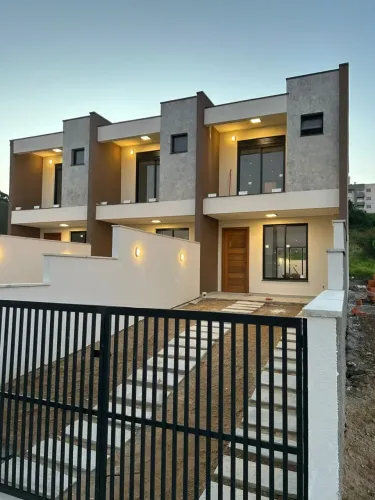 Lindo sobrado novo para venda em Serraria