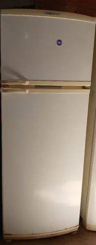 Vendo uma geladeira