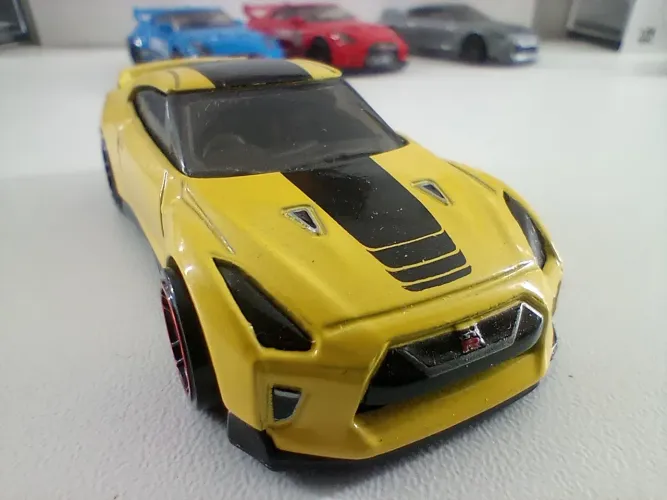 Hot Wheels Nissan GTR 35 Amarelo coleção