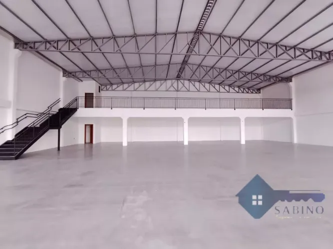 Galpão Novo com 600m² e Mezanino em Localização Estratégica na Nova Palhoça
