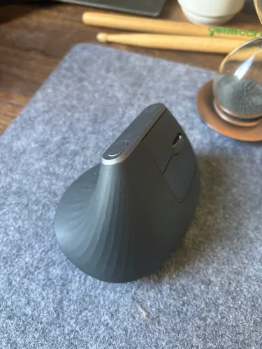 Mouse Vertical Ergonômico para Trabalho MX Master 3