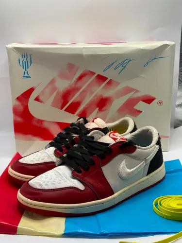 Air jordan 1 low trophy room 