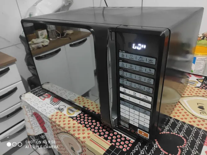 Microondas Midea 30L pouco usado