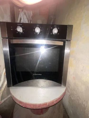 Vendo forno industrial elétrico Eletrolux 220v funciona perfeitamente leia a descrição.