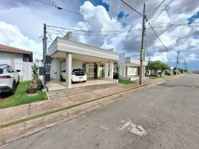 Casa com 3 Quartos no Condomínio Rio Coxipó