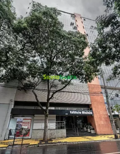 EXCELENTE SALA COMERCIAL NO EDIFÍCIO ATALAIA, PARA LOCAR NO CENTRO DE MARINGÁ.