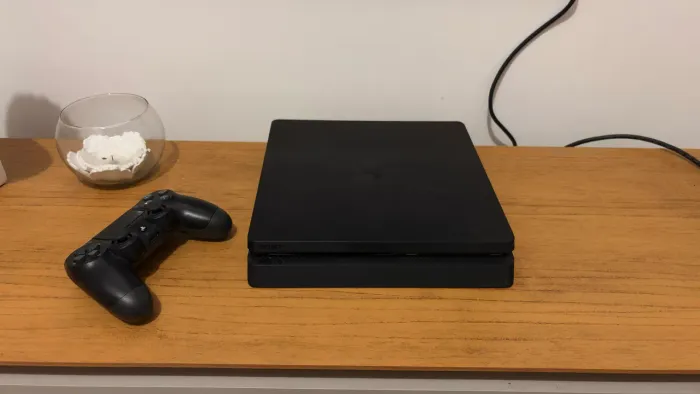 PS4 Slim 500GB + Controle Original + Caixa + Jogo | Perfeito Estado