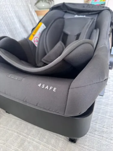 Bebê conforto Safety First com isofix