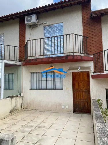 Linda Casa 2 Quartos em Condomínio na Vila Yolanda Sobrado com 2 vagas