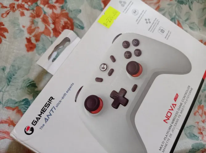 Controle ? "Game Sir nova lite" Seminovo.