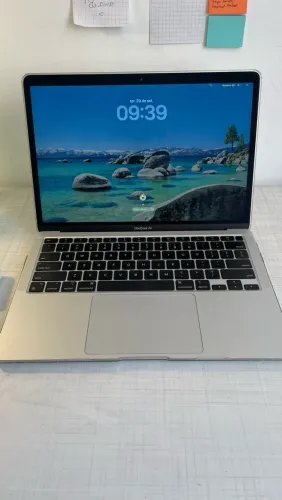 MacBook Air M1