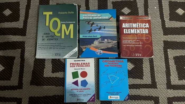 Livros para concursos públicos militares.