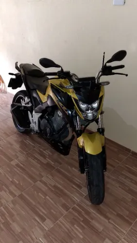 Moto muito nova !! Motivo da venda estou querendo comprar um carro.