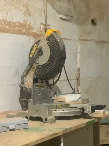 Serra de Esquadria DeWalt DW713 10? Profissional - 1600W