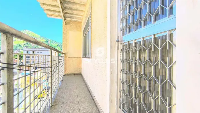 Apartamento de 2 Quartos com Varanda Gourmet em Prédio Pequeno no Encantado! PA01X